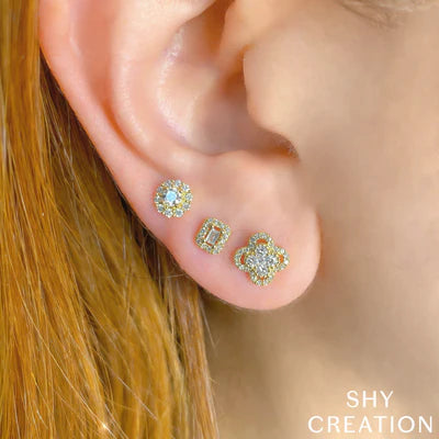 Shy Creation Baguette Diamond Stud